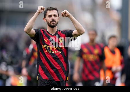 Le Bernardo Silva de Manchester City réagit à plein temps après le match de la Premier League à Craven Cottage, Fulham. Date de la photo: Dimanche 30 avril 2023. Banque D'Images