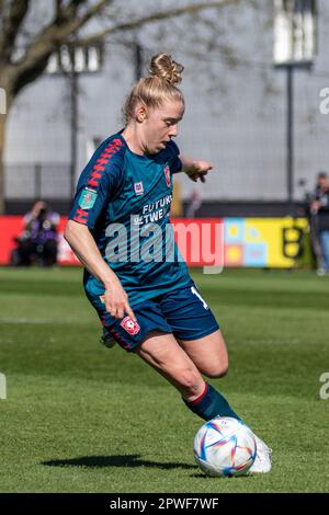 Amsterdam, pays-Bas. 29th avril 2023. Amsterdam, pays-Bas, 29 avril 2023: Elena Dhont (13 Twente) en action pendant le match Azerion Eredivisiie Vrouwen entre Ajax et Twente à de ToekMOST à Amsterdam, pays-Bas. (Leitting Gao/SPP) crédit: SPP Sport presse photo. /Alamy Live News Banque D'Images