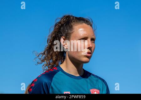 Amsterdam, pays-Bas. 29th avril 2023. Amsterdam, pays-Bas, 29 avril 2023 : un portrait de Fenna Kalma (9 Twente) lors du match Azerion Eredivisiie Vrouwen entre Ajax et Twente à de ToekMOST à Amsterdam, pays-Bas. (Leitting Gao/SPP) crédit: SPP Sport presse photo. /Alamy Live News Banque D'Images