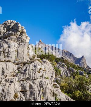 Puig Major le plus haut sommet des montagnes de la Serra de Tramuntana à Majorque Espagne et son dôme radar de l'US Air Force au sommet Banque D'Images
