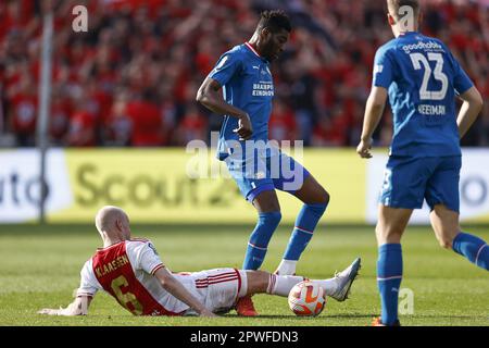 ROTTERDAM - (lr) Davy Klaassen d'Ajax, Ibrahim Sangare de PSV Eindhoven lors de la finale de la coupe TOTO KNVB entre PSV et Ajax à Feyenoord Stadion de Kuip on 30 avril 2023 à Rotterdam, pays-Bas. ANP MAURICE VAN STONE Banque D'Images