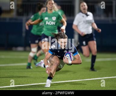 Édimbourg, Écosse, Royaume-Uni. 29th avril 2023. 2023 Championnat féminin des six Nations - Ecosse v, Irlande. , . Un grand essai par l'Ecosse Fran McGhie pendant le match des femmes des 6 nations entre l'Ecosse et l'Irlande au Dam Health Stadium, Edinburgh, Écosse, Royaume-Uni crédit: Ian Jacobs/Alay Live News crédit: Ian Jacobs/Alay Live News Banque D'Images