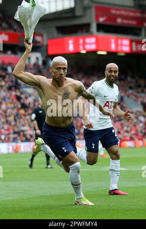 Liverpool, Royaume-Uni. 30th avril 2023. Richarlison, de Tottenham Hotspur, célèbre après avoir marqué le but 3rd de ses équipes. Match Premier League, Liverpool contre Tottenham Hotspur à Anfield à Liverpool le dimanche 30th avril 2023. Cette image ne peut être utilisée qu'à des fins éditoriales. Utilisation éditoriale uniquement, licence requise pour une utilisation commerciale. Aucune utilisation dans les Paris, les jeux ou les publications d'un seul club/ligue/joueur. photo par Chris Stading/Andrew Orchard sports Photography/Alamy Live News crédit: Andrew Orchard sports Photography/Alamy Live News Banque D'Images