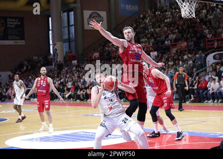 Casale (AL), Italie. 30th avril 2023. Nicolò Melli lors du match du championnat italien de basket-ball A1 Bertram Derthona Panier Tortona vs EA7 Armani Milano (75 -77 ) gagne Milano Credit: Norberto Maccagno/Alay Live News Banque D'Images