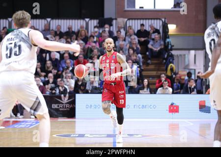 Casale (AL), Italie. 30th avril 2023. Napier Shabazz lors du match du championnat italien de basket-ball A1 Bertram Derthona Panier Tortona vs EA7 Armani Milano (75 -77 ) gagne Milano Credit: Norberto Maccagno/Alamy Live News Banque D'Images