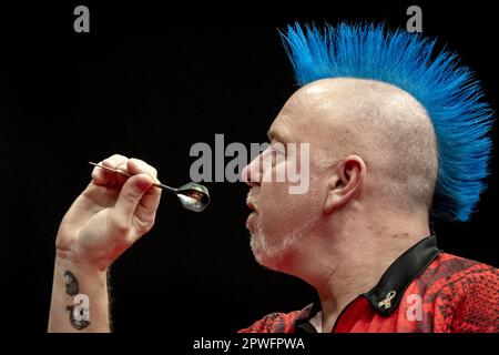 LEEUWARDEN - Peter Wright (SCO) pendant les quarts de finale du championnat hollandais de fléchettes 2023 dans le WTC Leeuwarden. Ce tournoi de fléchettes est la sixième tournée européenne organisée par la Professional Darts Corporation (PDC). AP SANDER KING Banque D'Images