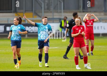 Londres, Royaume-Uni. 30th avril 2023. Londres, Angleterre, 30 avril 2023 : Sarah Ewens (19 Lionesses de Londres) célèbre après avoir marqué le match du championnat FA féminin entre les Lionesses de Londres et Coventry United à Londres, en Angleterre. (Alexander Canillas/SPP) crédit: SPP Sport Press photo. /Alamy Live News Banque D'Images