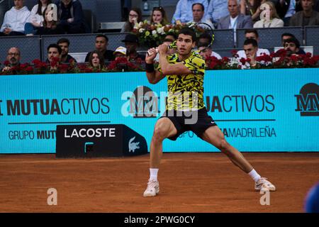 Madrid, Espagne. 30th avril 2023. Tennis: Mutua Madrid Tournoi de tennis ouvert - Madrid, individuel, hommes: Carlos Alcaraz (ESP) V Grigor Dimitrov (BUL). Crédit: EnriquePSans/Alay Live News Banque D'Images