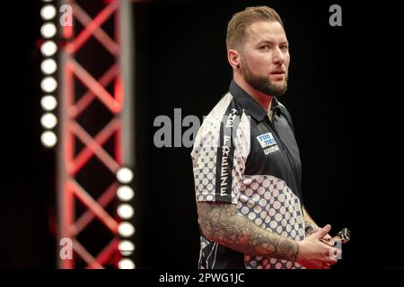 LEEUWARDEN - Danny Noppert pendant les quarts de finale du championnat hollandais de fléchettes 2023 dans le WTC Leeuwarden. Ce tournoi de fléchettes est la sixième tournée européenne organisée par la Professional Darts Corporation (PDC). AP SANDER KING Banque D'Images