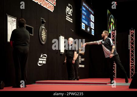 LEEUWARDEN - Danny Noppert pendant les quarts de finale du championnat hollandais de fléchettes 2023 dans le WTC Leeuwarden. Ce tournoi de fléchettes est la sixième tournée européenne organisée par la Professional Darts Corporation (PDC). AP SANDER KING Banque D'Images