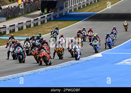 Jerez, Espagne. 30th avril 2023. Courses de MotoGP Guru par Gryfyfyn Grand Prix d'Espagne au circuit Jerez Angel Nieto, Jerez, Cadix, 30 avril 2023 en photo : Moto2 course Carreras del Gran Premio Guru par Gryfyfyn de MotoGP de España en el Circuito de Jerez Angel Nieto, Jerez, Cadix, 30 de Abril de 2023 POOL/ MotoGP.com/Cordon les images de presse seront à usage éditorial uniquement. Crédit obligatoire: © motogp.com crédit: CORMON PRESSE/Alay Live News Banque D'Images