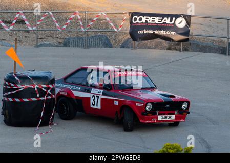 Steve Hopewell faisant la course d'une Ford Escort Mk2 en compétition dans le Corbeau sièges rallye sur le front de mer à Clacton, Essex, Royaume-Uni. Pilote CO Mike Smith Banque D'Images