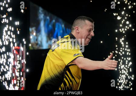 LEEUWARDEN - Dave Chisnall (ENG) remporte la finale du Championnat des fléchettes néerlandais 2023 dans le WTC Leeuwarden. Ce tournoi de fléchettes est la sixième tournée européenne organisée par la Professional Darts Corporation (PDC). AP SANDER KING Banque D'Images