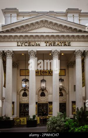 Londres, Royaume-Uni, septembre 2022, vue sur l'entrée du Lyceum Theatre dans l'extrémité ouest de la capitale Banque D'Images