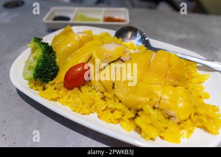 Plat de riz au poulet Hainanese dans le restaurant Banque D'Images