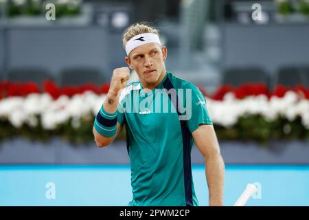 Alejandro Davidovich, de l'Espagne, en action contre Holger Rune, du Danemark, lors de l'Open de Mutua Madrid 2023, tournoi de tennis Masters 1000 sur 30 avril 2023 à Caja Magica à Madrid, Espagne - photo: Oscar J Barroso/DPPI/LiveMedia Banque D'Images