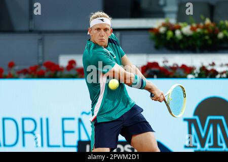 Alejandro Davidovich, de l'Espagne, en action contre Holger Rune, du Danemark, lors de l'Open de Mutua Madrid 2023, tournoi de tennis Masters 1000 sur 30 avril 2023 à Caja Magica à Madrid, Espagne - photo: Oscar J Barroso/DPPI/LiveMedia Banque D'Images