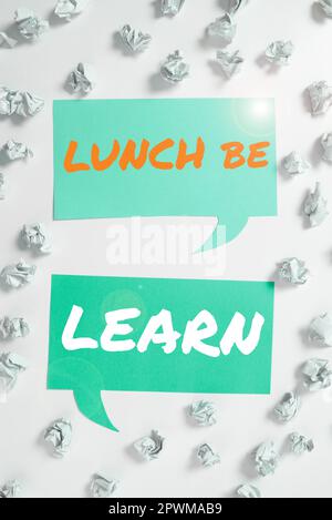 Affiche montrant déjeuner et apprendre, mot écrit sur avoir repas et étudier la motivation pour l'éducation apprendre manger Banque D'Images