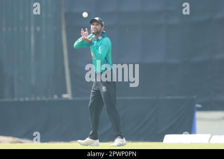 Mahmudullah, joueur du club sportif de Mohammadmetan, lors du match de la ligue de cricket 2022-23 de la première division de Dhaka entre Abahani Ltd Et Moham Banque D'Images