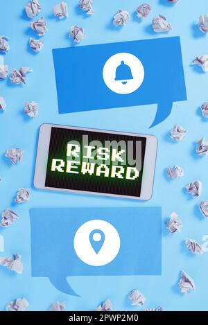 Affiche textuelle montrant la récompense de risque, mot écrit sur évaluer le potentiel de profit d'une transaction par rapport à sa perte Banque D'Images