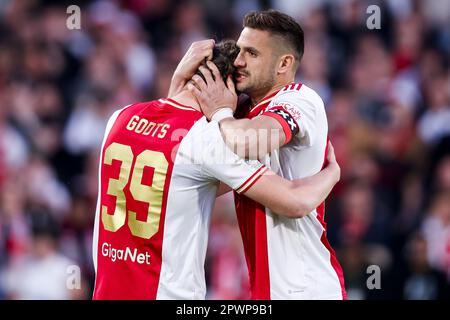 30-04-2023: Sport: Ajax / PSV KNVB Beker finale ROTTERDAM, PAYS-BAS - AVRIL 30: Mika Godts (Ajax) et Dusan Tadic (Ajax) pendant le match coupe KNVB Banque D'Images