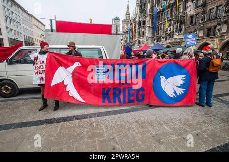 Munich, Bavière, Allemagne. 1st mai 2023. Démonstration sous la devise de ''Ungebrochen Solidarisch!'' ('Unbroken in Solidarity'), des milliers de travailleurs allemands ont pris les rues de Munich, L'Allemagne pour le jour de mai en faveur de la solidarité européenne et des droits des travailleurs et pour dire aux entreprises et aux dirigeants qu'il y a assez d'argent pour leur payer un salaire vivant en période d'inflation et de crise du coût de la vie. Crédit : ZUMA Press, Inc./Alay Live News Banque D'Images