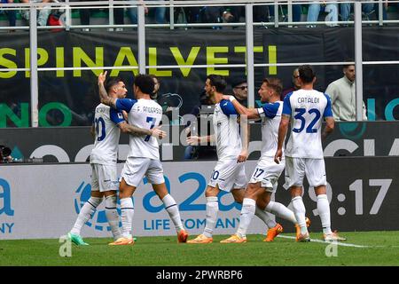 Milan, Italie. 30th, avril 2023. Felipe Anderson (7) du Latium marque pour 0-1 pendant la série Un match entre l'Inter et le Latium à Giuseppe Meazza à Milan. (Crédit photo: Gonzales photo - Tommaso Fimiano). Banque D'Images