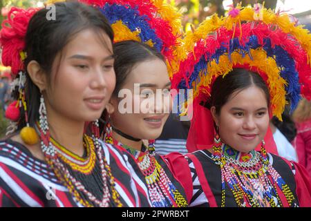 Malaybalay City, Philippines - femmes en costume tribal Talaandig traditionnel au festival Kaamulan annuel à Bukidnon. Authentique événement indigène. Banque D'Images