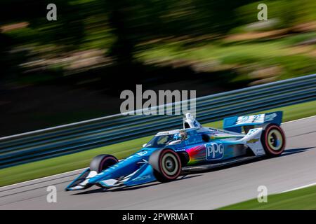 JOSEF NEWGARDEN (2), de Nashville, Tennessee, fait des courses à travers les virages pendant le Grand Prix d'Indy pour enfants d'Alabama, au Barber Motorsports Park, à Birmingham AL. Banque D'Images