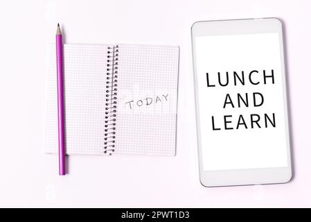 Affiche montrant déjeuner et apprendre, mot écrit sur avoir repas et étudier la motivation pour l'éducation apprendre manger Banque D'Images