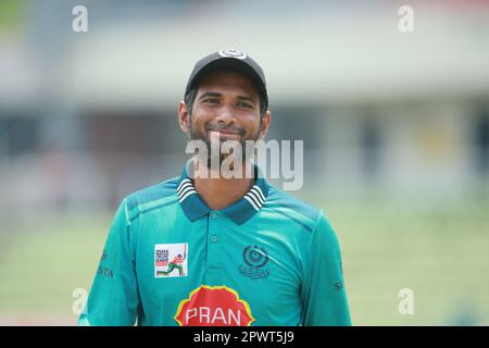 Mahmudullah, joueur du club sportif de Mohammadmetan, lors du match de la ligue de cricket 2022-23 de la première division de Dhaka entre Abahani Ltd Et Moham Banque D'Images