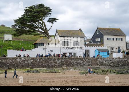 The pilchard Inn Pub on Burgh Island, Bigbury on Sea, South Devon, Royaume-Uni. Le pub est coupé par la mer à marée haute. Banque D'Images