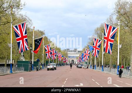 The Mall, Londres, Royaume-Uni. 1st mai 2023 ; The Mall se prépare à Londres avant le couronnement du roi Charles III, Londres, Royaume-Uni. Crédit : voir Li/Picture Capital/Alamy Live News Banque D'Images