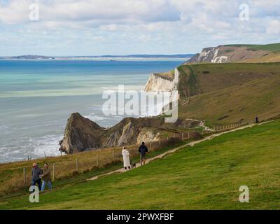 South West Coast Path de Lulworth Cove à Durdle Door, Dorset, Royaume-Uni Banque D'Images