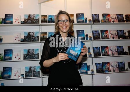 K. T. Steen BEI der Signierstunde am Messesstand Kerstin Pergande auf der Leipziger Buchmesse 2023. Leipzig, 29.04.2023 Banque D'Images