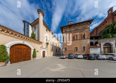 Vigone, Turin, Piémont, Italie - 29 avril 2023: Palais de Marchesi ROMAGNANO, Conti Falcetti et Conti Asti, Ospedaletto Oggero Bessone dans les noms Banque D'Images