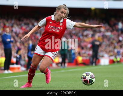 Stade Emirates, Londres, Royaume-Uni. 1st mai 2023. Demi-finale de la Ligue des champions pour Femme, football de deuxième jambe, Arsenal contre Wolfsburg ; Credit: Action plus Sports/Alamy Live News Banque D'Images