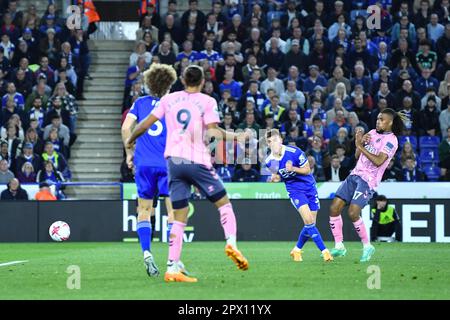 King Power Stadium, Leicester, Royaume-Uni. 1st mai 2023. Premier League football, Leicester City versus Everton ; Alex Iwhi d'Everton égalise dans les 54th minutes Leicester 2-2 Everton Credit: Action plus Sports/Alay Live News Banque D'Images