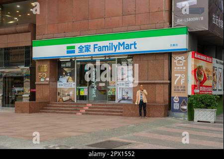 Un magasin de proximité Family Mart à Taipei, Taïwan Banque D'Images