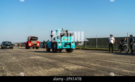 FINOWFURT, ALLEMAGNE - 22 AVRIL 2023 : Bulldog Tractor Lanz. Rencontre des fans de voitures rétro du bloc de l'est (Ostfahrzeugtreffen). Banque D'Images