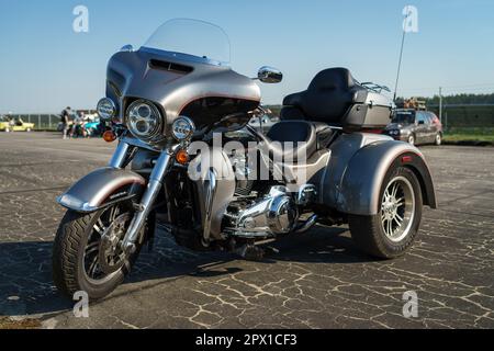 Une moto à trois roues Harley-Davidson Tri Glide Ultra Classic. Rencontre des fans de voitures rétro du bloc de l'est (Ostfahrzeugtreffen). Banque D'Images