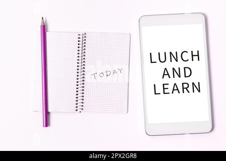 Affiche montrant déjeuner et apprendre, mot écrit sur avoir repas et étudier la motivation pour l'éducation apprendre manger Banque D'Images