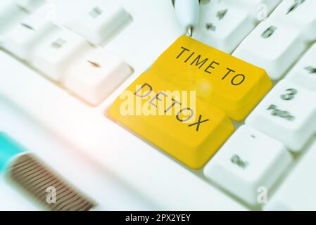 Texte signe montrant le temps de Detox, mot écrit sur le moment pour le régime Nutrition santé traitement de toxicomanie nettoyer Banque D'Images