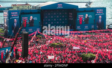 30 avril 2023, Izmir, Turquie, Turquie : l'Alliance de la nation a organisé un rassemblement sur la place Gundogdu à Izmir. Candidat à la présidence et président du CHP Kemal K?l?cdaroglu, Président du Parti IYI Meral Aksener, Président du Parti DEVA Ali Babacan, Président du Parti Felicity Temel Karamollaoglu, Président du futur Parti Ahmet Davutoglu, Président du Parti démocrate Gultekin Uysal et Maire de la municipalité métropolitaine d'Ankara Mansur Yavas et Ekrem Imamoglu, Maire de la municipalité métropolitaine d'Istanbul a prononcé un discours lors du rallye. Des élections présidentielles et législatives auront lieu le 14 mai en Turquie. (Image de crédit : © Idil TOF Banque D'Images