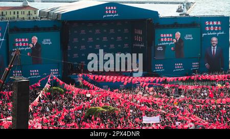 30 avril 2023, Izmir, Turquie, Turquie : l'Alliance de la nation a organisé un rassemblement sur la place Gundogdu à Izmir. Candidat à la présidence et président du CHP Kemal K?l?cdaroglu, Président du Parti IYI Meral Aksener, Président du Parti DEVA Ali Babacan, Président du Parti Felicity Temel Karamollaoglu, Président du futur Parti Ahmet Davutoglu, Président du Parti démocrate Gultekin Uysal et Maire de la municipalité métropolitaine d'Ankara Mansur Yavas et Ekrem Imamoglu, Maire de la municipalité métropolitaine d'Istanbul a prononcé un discours lors du rallye. Des élections présidentielles et législatives auront lieu le 14 mai en Turquie. (Image de crédit : © Idil TOF Banque D'Images