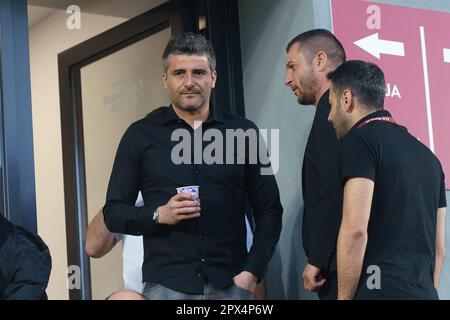 Bucarest, Roumanie. 1st mai 2023: Daniel Niculae, président de l'équipe rapide, regarde depuis les tribunes pendant le match de football entre Rapid Bucharest et CFR Cluj au tour 6th, 'Superliga', première ligue du championnat roumain 2022-2023, au stade Giulesti, à Bucarest. Credit: Lucien Alecu/Alamy Live News Banque D'Images