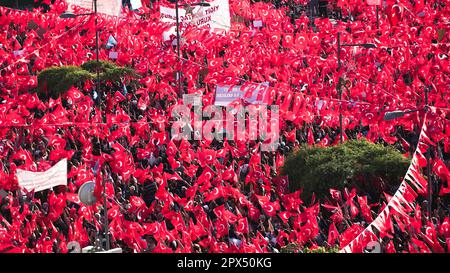 30 avril 2023, Izmir, Turquie, Turquie : l'Alliance de la nation a organisé un rassemblement sur la place Gundogdu à Izmir. Candidat à la présidence et président du CHP Kemal K?l?cdaroglu, Président du Parti IYI Meral Aksener, Président du Parti DEVA Ali Babacan, Président du Parti Felicity Temel Karamollaoglu, Président du futur Parti Ahmet Davutoglu, Président du Parti démocrate Gultekin Uysal et Maire de la municipalité métropolitaine d'Ankara Mansur Yavas et Ekrem Imamoglu, Maire de la municipalité métropolitaine d'Istanbul a prononcé un discours lors du rallye. Des élections présidentielles et législatives auront lieu le 14 mai en Turquie. (Image de crédit : © Idil TOF Banque D'Images