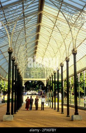 Plus grande maison de verre en Inde aux jardins botaniques de Lal Bagh à Bengaluru Bangalore, Karnataka, Inde du Sud, Inde, Asie Banque D'Images
