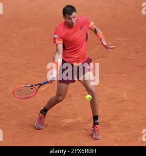 Bernabe Zapata Miralles d'Espagne est en compétition contre Safiulin romain de Russie le huitième jour de l'ouverture de Mutua Madrid à la Caja Magica à Madrid, Espagne sur 1 mai 2023. (Photo par Oscar Gonzalez/NurPhoto) Banque D'Images