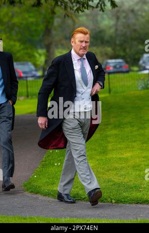 Mark Dyer, le « père arrogé » du prince Harry, assiste au mariage de la nièce après une bataille contre le cancer. Sa nièce Alicia Lowes épouse Alex Simpson. Banque D'Images